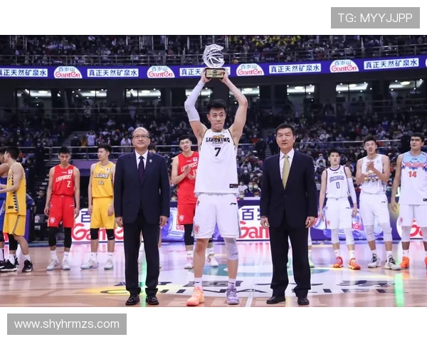 篮球公园专访张镇麟：从青涩少年到国家队中坚力量的成长之路